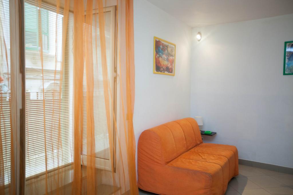 נאפולי Serra Casa Vacanza A Piazza Del Plebiscito מראה חיצוני תמונה