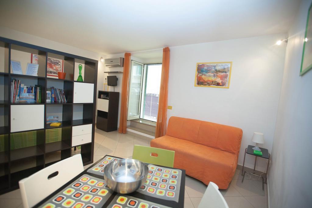 נאפולי Serra Casa Vacanza A Piazza Del Plebiscito מראה חיצוני תמונה